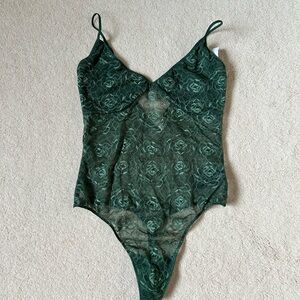 Green Lace Floral Bodysuit in M